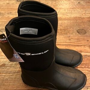 NWT ArcticShield Kids Waterproof Durable Rubber Neoprene Outdoor Boots Size: 2